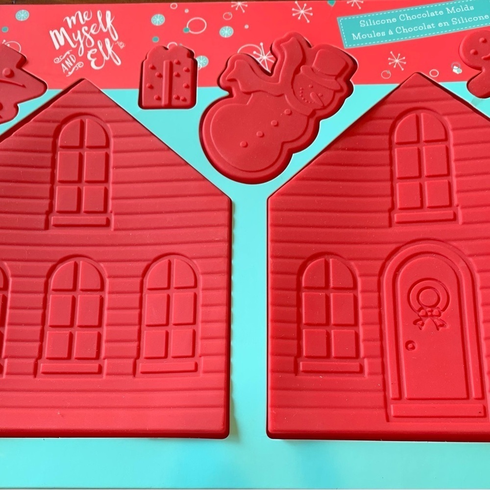 Gingerbread House Silicone kit. New in box  B5